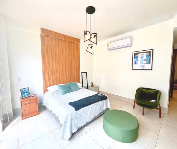 Vendo Espectacular Town House en Santa Maria