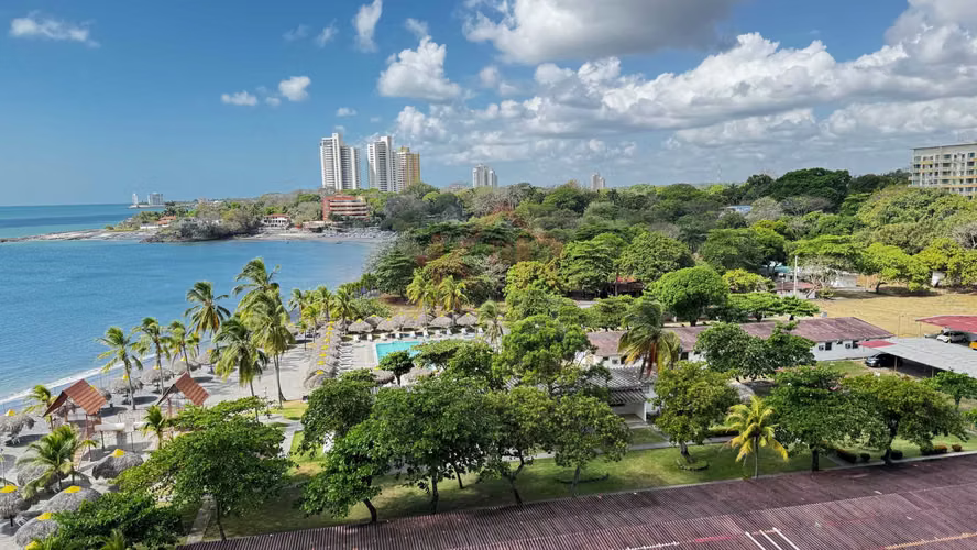 APARTAMENTO EN VENTA EN GORGONA, ROYAL PALM, INVERSIONISTA, EXTRANJERO o JUBILADO - Imagen 3