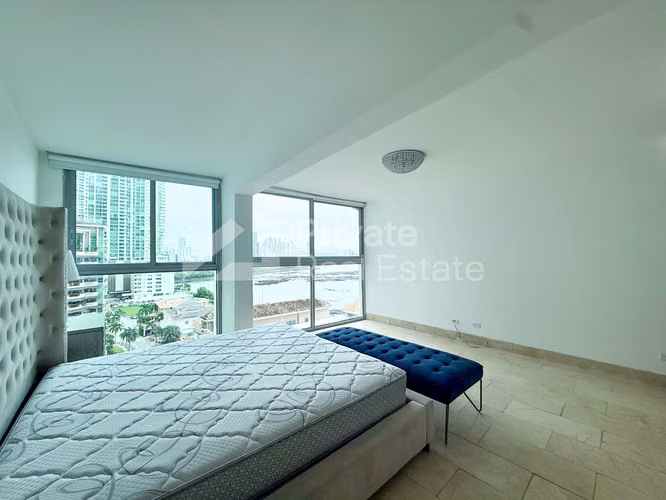 Venta de moderno apartamento en PH Grand Tower, Punta Pacífica