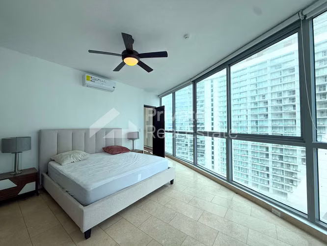 Venta de moderno apartamento en PH Grand Tower, Punta Pacífica