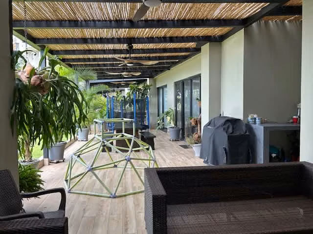 Se Vende Hermosa Propiedad Con Vista al Mar en Punta Caelo - Imagen 12