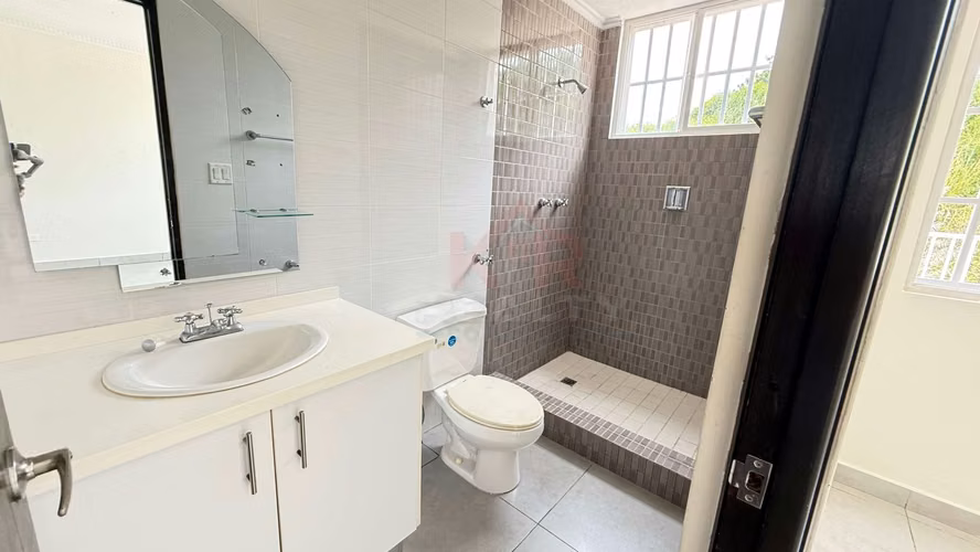VENTA EN BRISAS DEL GOLF: CASA DE 298 M², 3 RECÁMARAS, ÁREA SOCIAL COMPLETA – $310,000 - Imagen 16