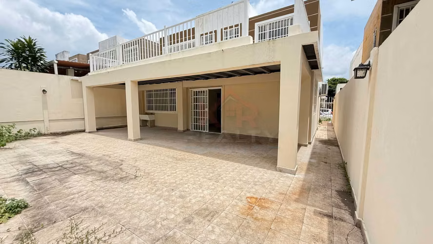 VENTA EN BRISAS DEL GOLF: CASA DE 298 M², 3 RECÁMARAS, ÁREA SOCIAL COMPLETA – $310,000 - Imagen 6