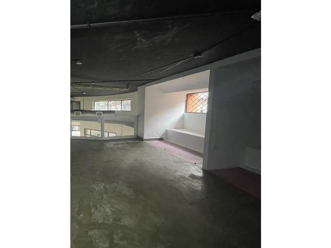 CASCO ANTIGUO / PH PLAZA CENTRAL / 240 M2 / FRENTE A VIA EN ESQUINA - Imagen 3