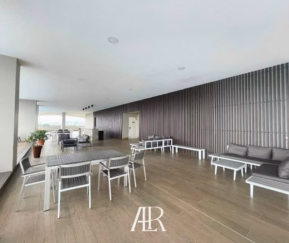 Vendo apartamento en piso alto en Costa del Este, precio de Oportunidad!