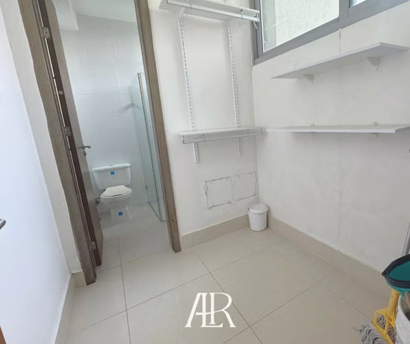 Vendo apartamento en piso alto en Costa del Este, precio de Oportunidad!