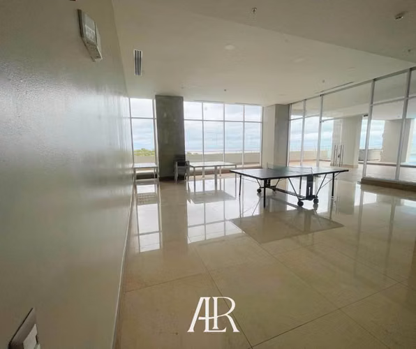 Vendo apartamento en piso alto en Costa del Este, precio de Oportunidad!