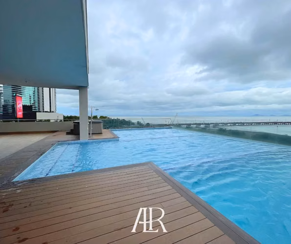 Vendo apartamento en piso alto en Costa del Este, precio de Oportunidad!
