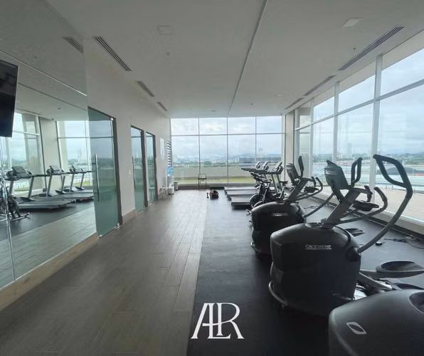 Vendo apartamento en piso alto en Costa del Este, precio de Oportunidad!