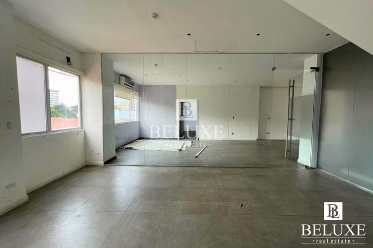 ALQUILER DE LOCAL COMERCIAL EN FLOR PLAZA, BELLA VISTA (P) (12)
