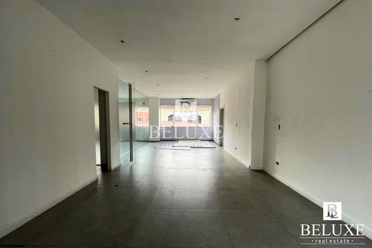 ALQUILER DE LOCAL COMERCIAL EN FLOR PLAZA, BELLA VISTA (P) (12)