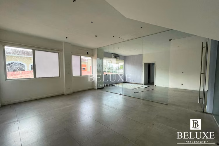 ALQUILER DE LOCAL COMERCIAL EN FLOR PLAZA, BELLA VISTA (P) (12)