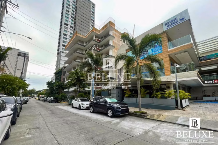 ALQUILER DE LOCAL COMERCIAL EN FLOR PLAZA, BELLA VISTA (P) (12)