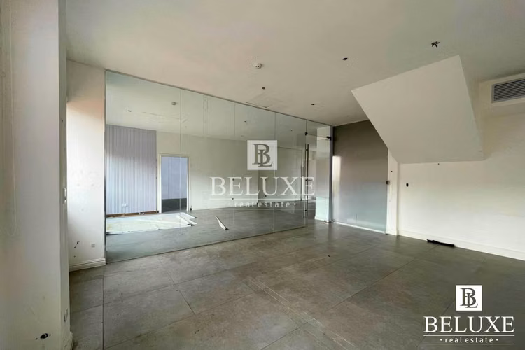 ALQUILER DE LOCAL COMERCIAL EN FLOR PLAZA, BELLA VISTA (P) (12)