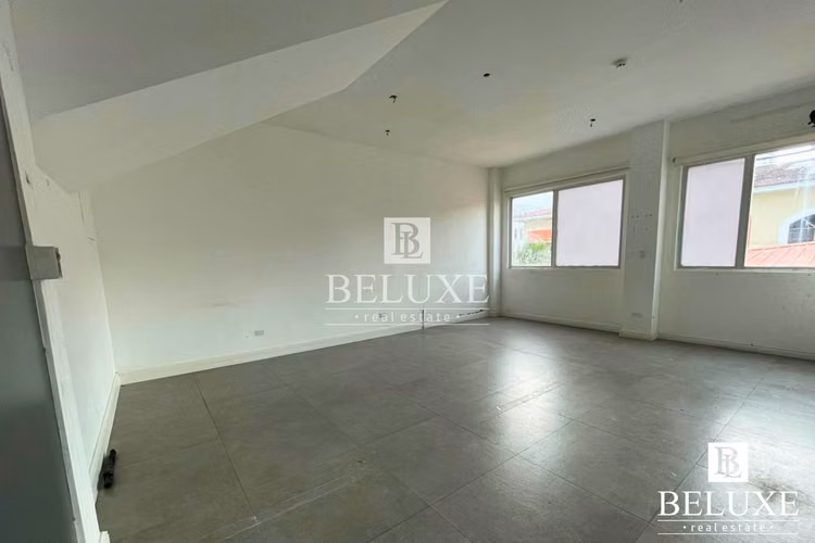 ALQUILER DE LOCAL COMERCIAL EN FLOR PLAZA, BELLA VISTA (P) (12)