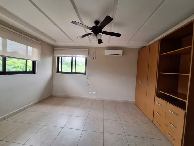 Se vende casa en Embassy Club - Imagen 7