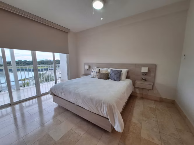 Se alquila apartamento en Marina Village