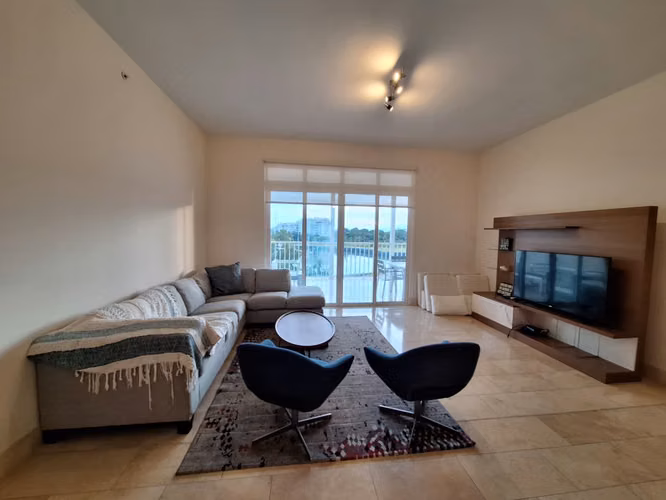 Se alquila apartamento en Marina Village
