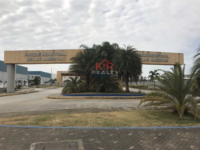 OFIBODEGA EN PARQUE INDUSTRIAL LAS AMÉRICAS $490,000 VENTA o 2,700 ALQUILER.