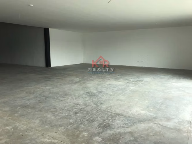 OFIBODEGA EN PARQUE INDUSTRIAL LAS AMÉRICAS $490,000 VENTA o 2,700 ALQUILER.