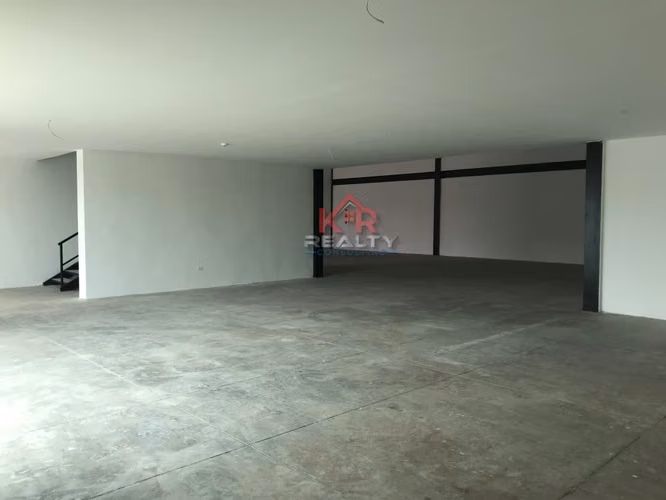 OFIBODEGA EN PARQUE INDUSTRIAL LAS AMÉRICAS $490,000 VENTA o 2,700 ALQUILER.