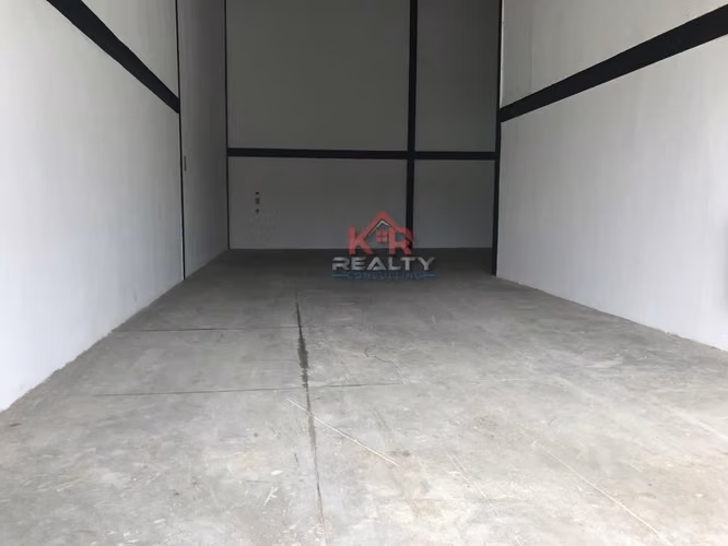 OFIBODEGA EN PARQUE INDUSTRIAL LAS AMÉRICAS $490,000 VENTA o 2,700 ALQUILER.