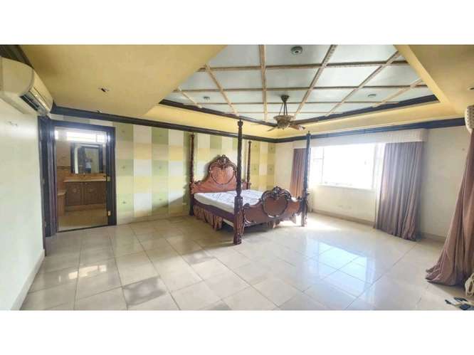 VENTA DE AMPLIA CASA CON PISCINA EN COSTA DEL ESTE - Imagen 2