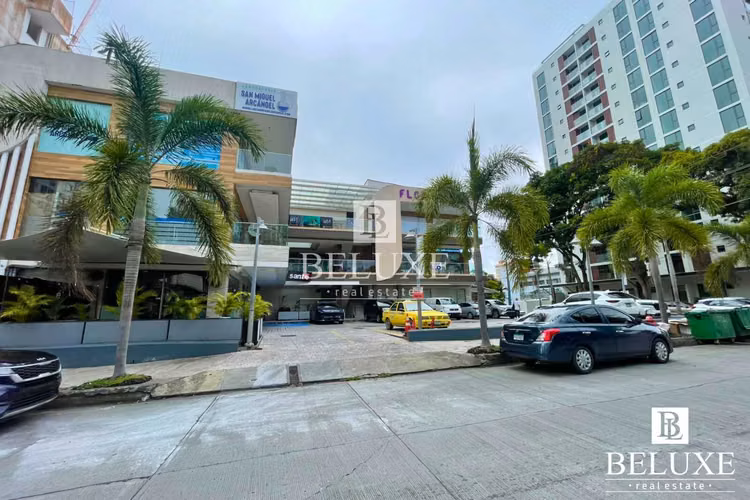 ALQUILER DE LOCAL COMERCIAL EN FLOR PLAZA, BELLA VISTA (P) (12)