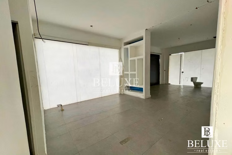 ALQUILER DE LOCAL COMERCIAL EN FLOR PLAZA, BELLA VISTA (P) (12)