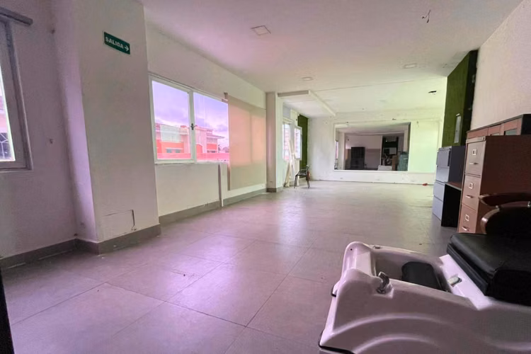 ALQUILER DE LOCAL COMERCIAL EN FLOR PLAZA, BELLA VISTA (12)