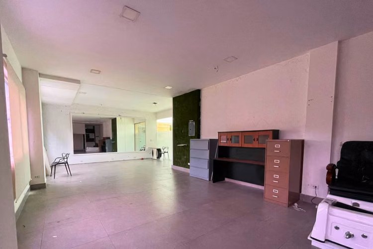 ALQUILER DE LOCAL COMERCIAL EN FLOR PLAZA, BELLA VISTA (12)