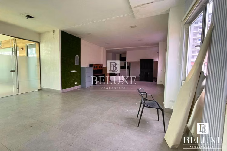 ALQUILER DE LOCAL COMERCIAL EN FLOR PLAZA, BELLA VISTA (12)