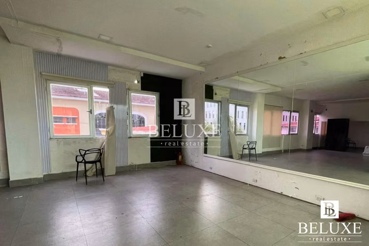 ALQUILER DE LOCAL COMERCIAL EN FLOR PLAZA, BELLA VISTA (12)