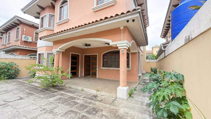 CASA EN VENTA EN PH EL DORAL – COSTA SUR | 4 RECÁMARAS
