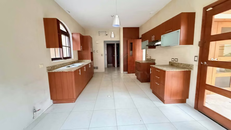 CASA EN VENTA EN PH EL DORAL – COSTA SUR | 4 RECÁMARAS