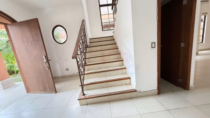CASA EN VENTA EN PH EL DORAL – COSTA SUR | 4 RECÁMARAS