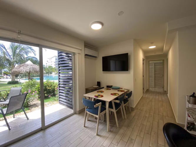 Planta Baja con Jardín a pasos de la playa- Playa Caracol