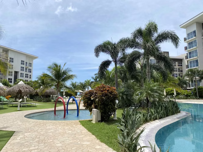 Planta Baja con Jardín a pasos de la playa- Playa Caracol