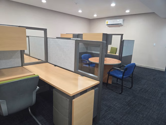 VIA ISRAEL PISO DE OFICINAS EN ALQUILER