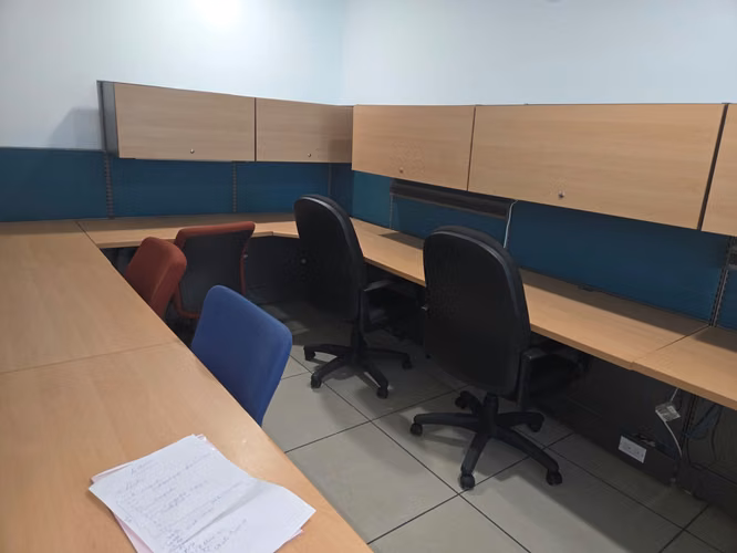 VIA ISRAEL PISO DE OFICINAS EN ALQUILER
