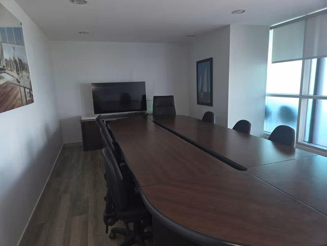 VIA ISRAEL PISO DE OFICINAS EN ALQUILER