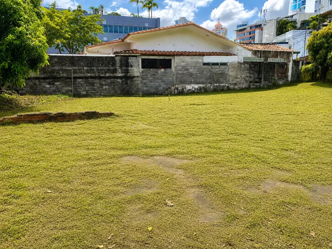 Venta de Terreno en San Francisco, 677m2
