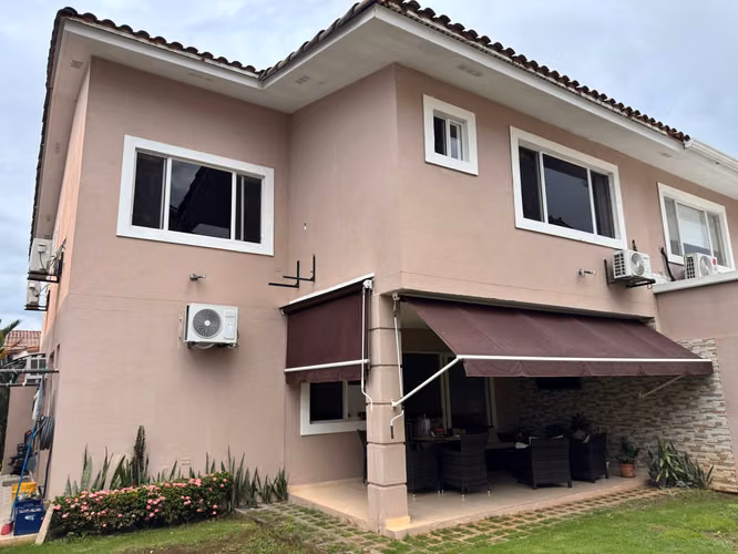 SE VENDE - Casa Modelo Gran Torino Deluxe - Villa Tiber, Brisas del Golf PRG-02
