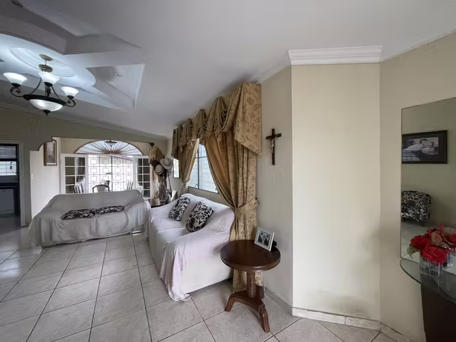 VENTA CASA BRISAS DEL GOLF - Imagen 5