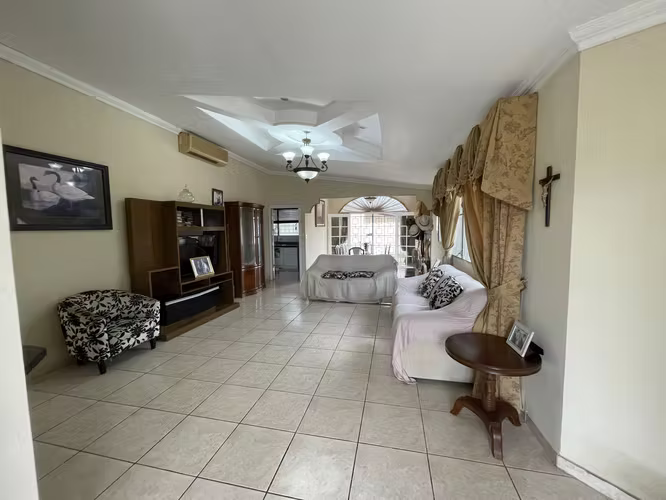 VENTA CASA BRISAS DEL GOLF - Imagen 4