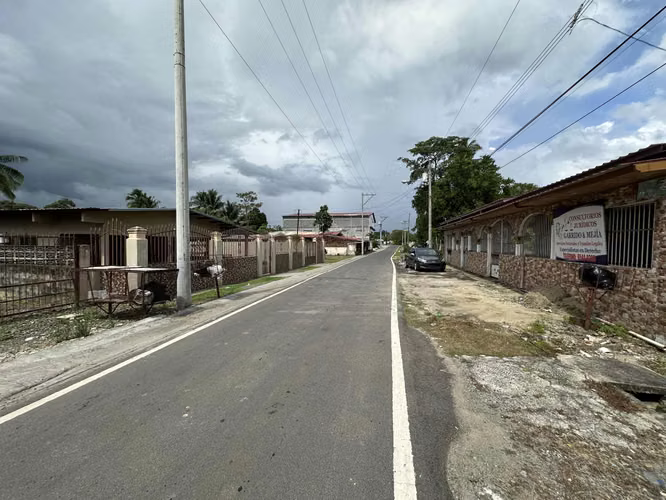 Se vende Terreno con casa en Pacora