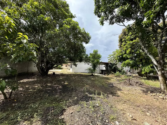 Se vende Terreno con casa en Pacora