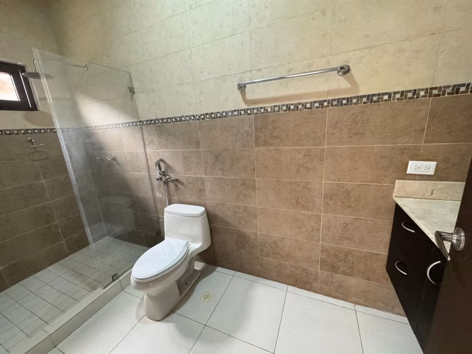 VENDO HERMOSA CASA DE 744 METROS EN COSTA SUR SUNSET COAST