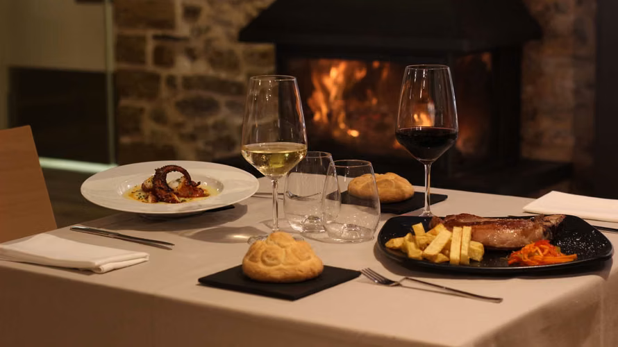 VENTA, RESTAURANTE MUY RENTABLE, FACTURANDO UN MILLÓN ANUAL, EXCELENTE INVERSION, NEGOCIABLE