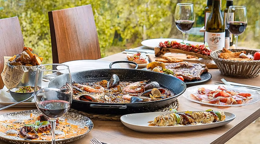 VENTA, RESTAURANTE MUY RENTABLE, FACTURANDO UN MILLÓN ANUAL, EXCELENTE INVERSION, NEGOCIABLE
